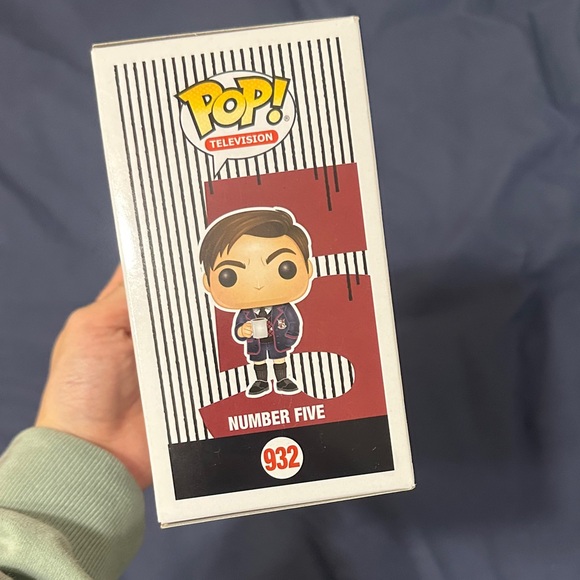 Funko Pop! Number Five with Coffee Cup - Picture 4 of 4